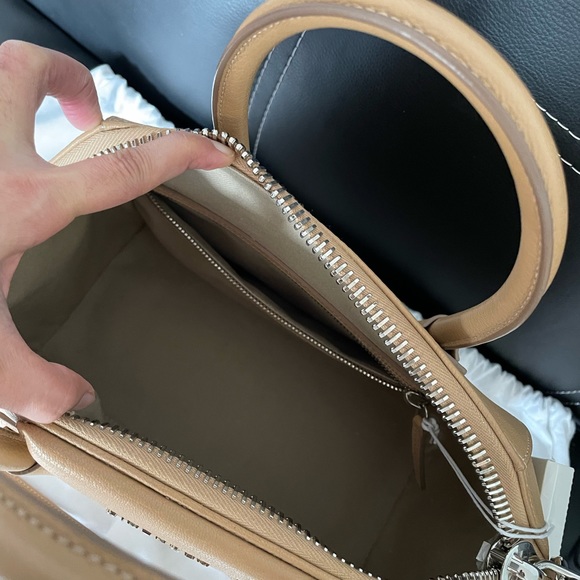 Givenchy Medium Antigona NWOT - Picture 11 of 16